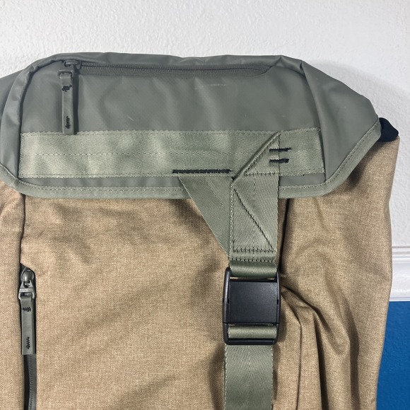 Oakley‎ Enduro 2.0 20L Backpack Tan Olive Green Laptop Bag Travel School Work main image 7